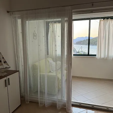 Daire 2 Bed Comfy Gem: Functional, Ideal Location, Steps To The *