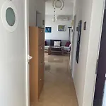 2 Bed Comfy Gem: Functional, Ideal Location, Steps To The Apartmán Blace