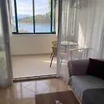 2 Bed Comfy Gem: Functional, Ideal Location, Steps To The Apartmán Blace