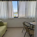 2 Bed Comfy Gem: Functional, Ideal Location, Steps To The * Blace